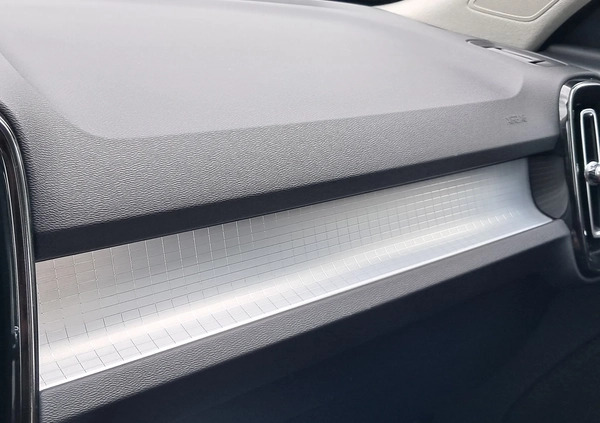 Volvo XC 40 cena 83900 przebieg: 197000, rok produkcji 2018 z Maków Podhalański małe 529